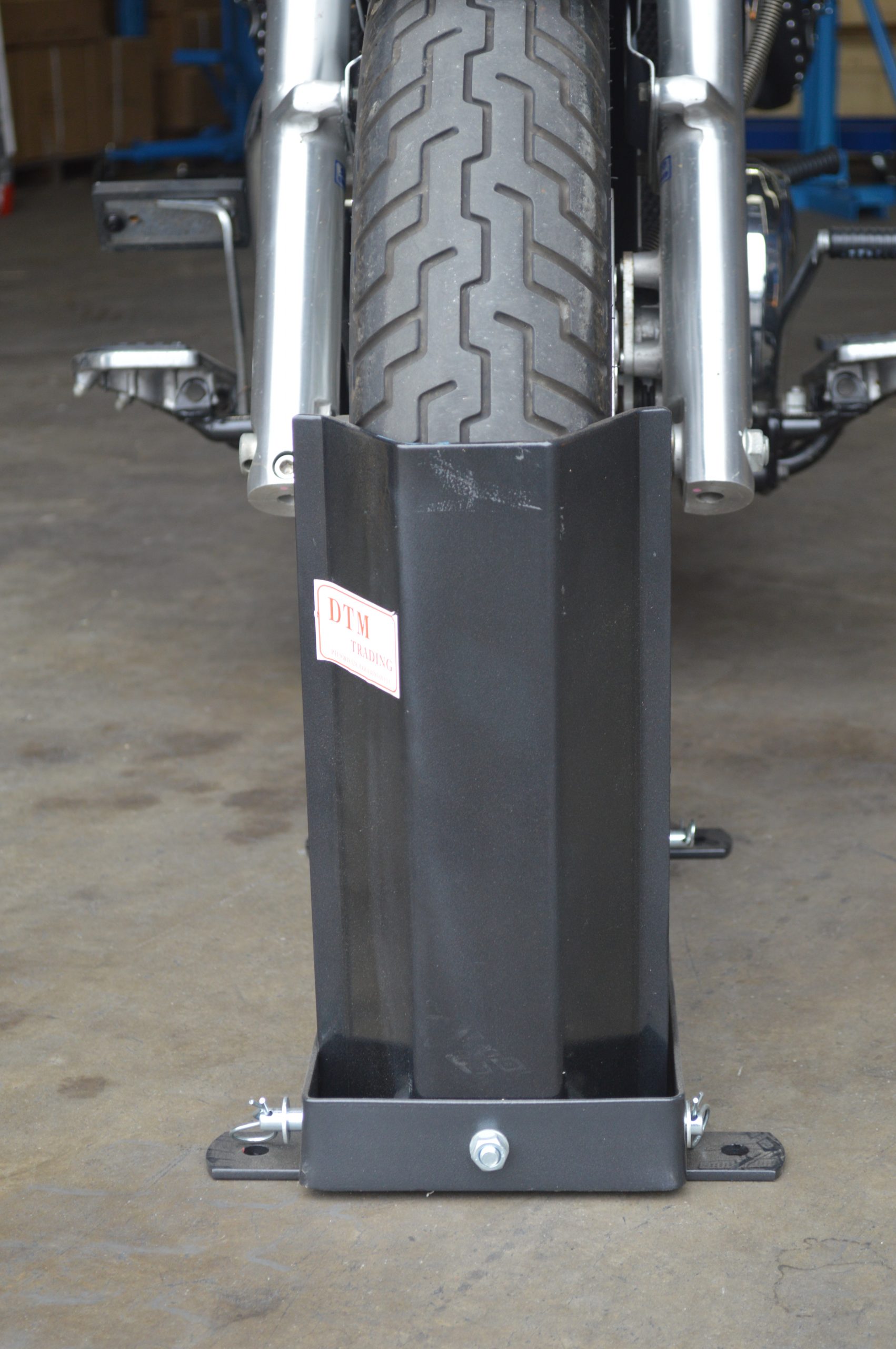 Parking Wheel Clamp/Chock/Stand DTM Trading