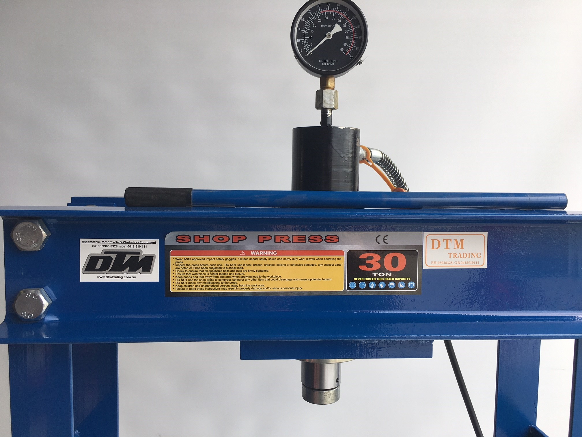 Air/Hydraulic Shop Press 30ton DTM Trading