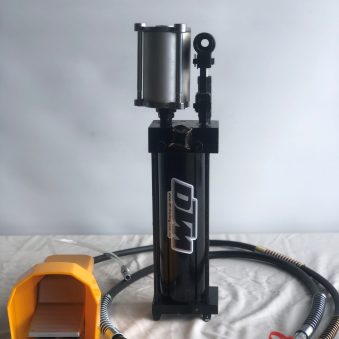 30ton Air/Hydraulic Pump and Hose Assembly