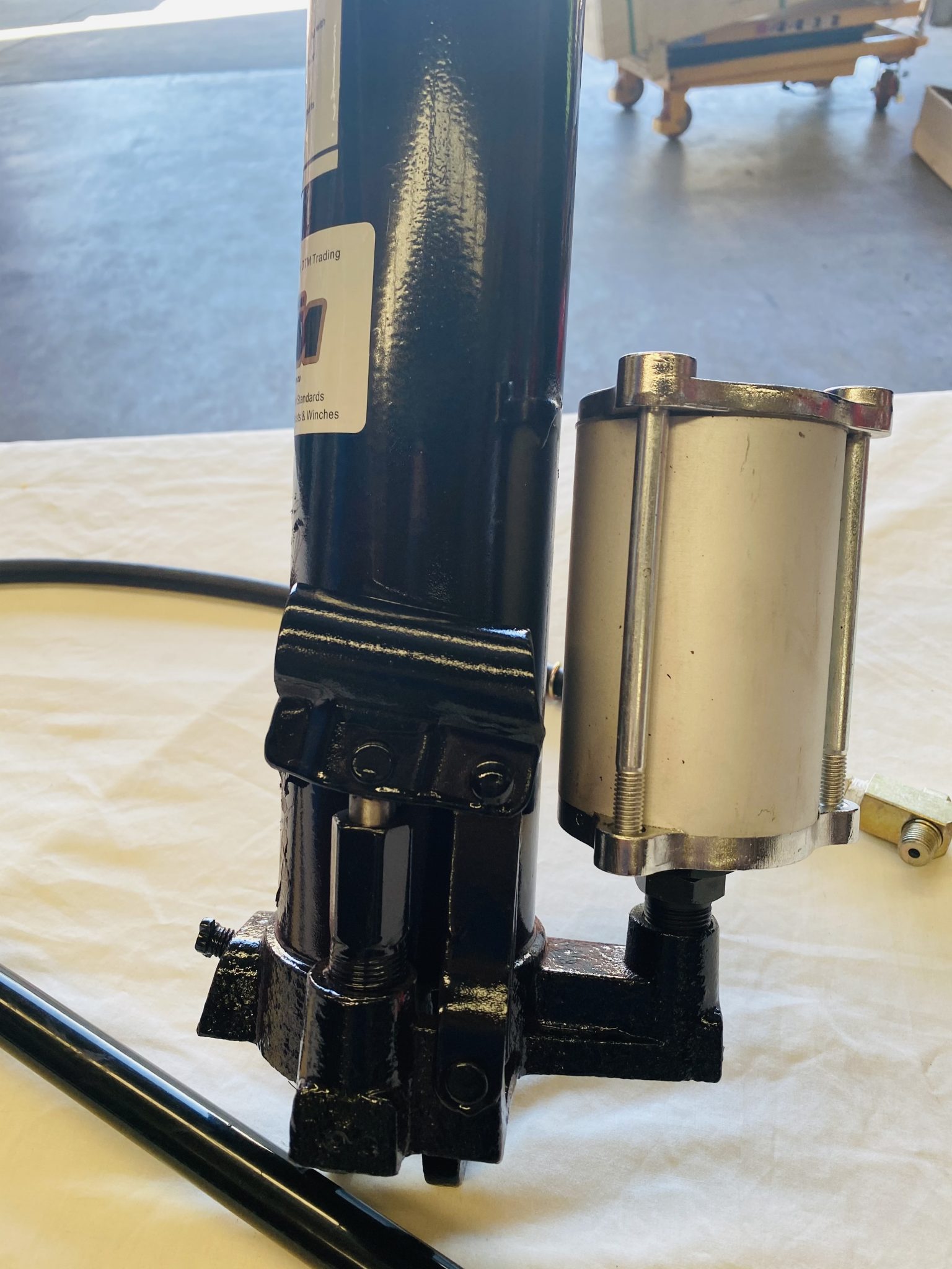 Air/Hydraulic Long Ram 8000kg DTM Trading