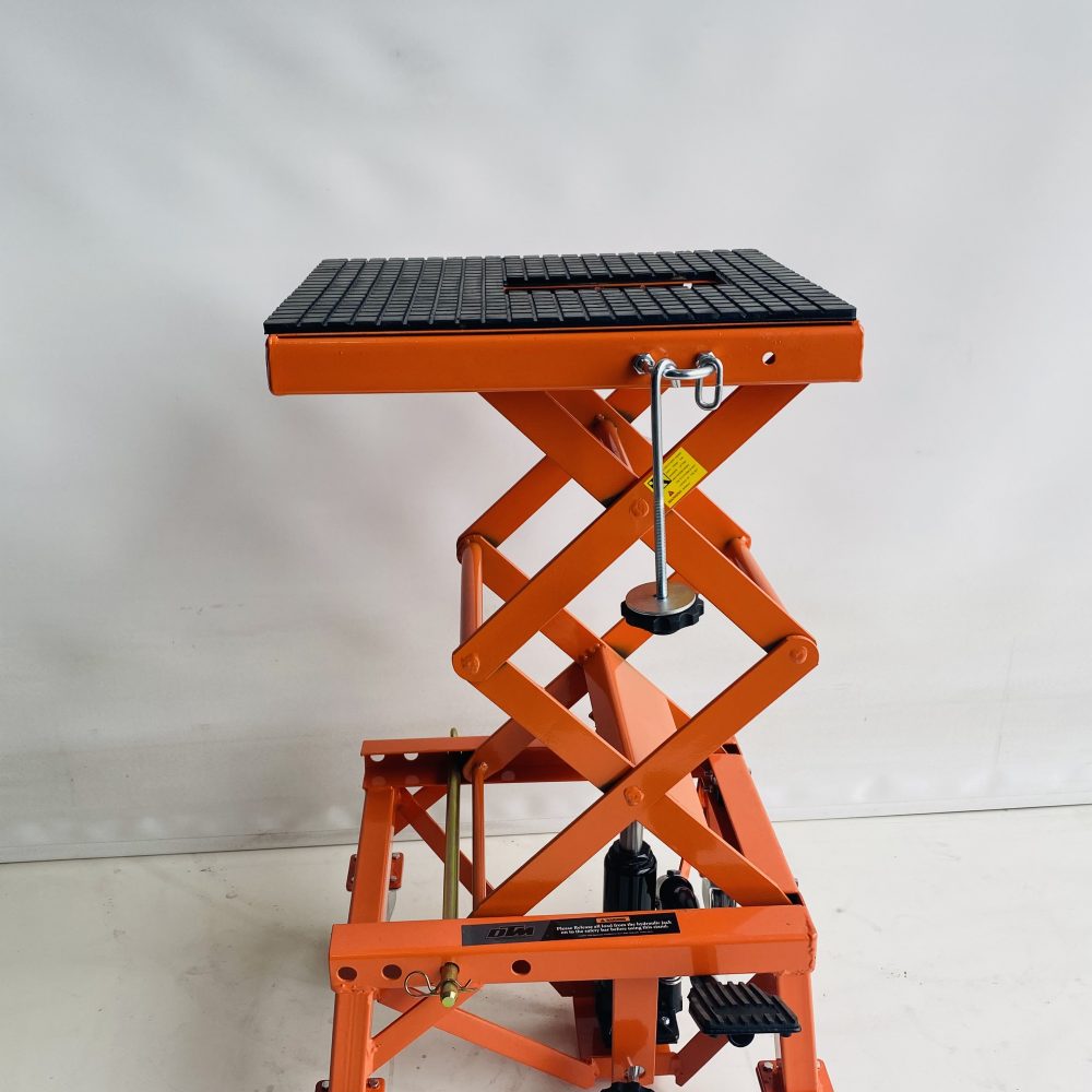 Motorcycle lift bench air / hydraulic lift 680kg 2200mm long DTM Trading