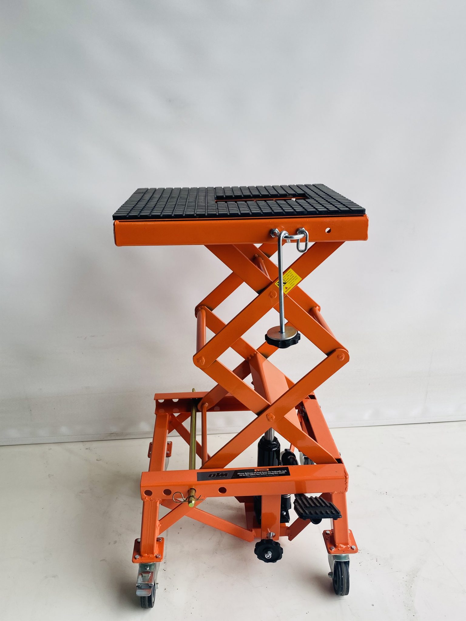 Hydraulic Motorcycle Lift Stand on Wheels DTM Trading