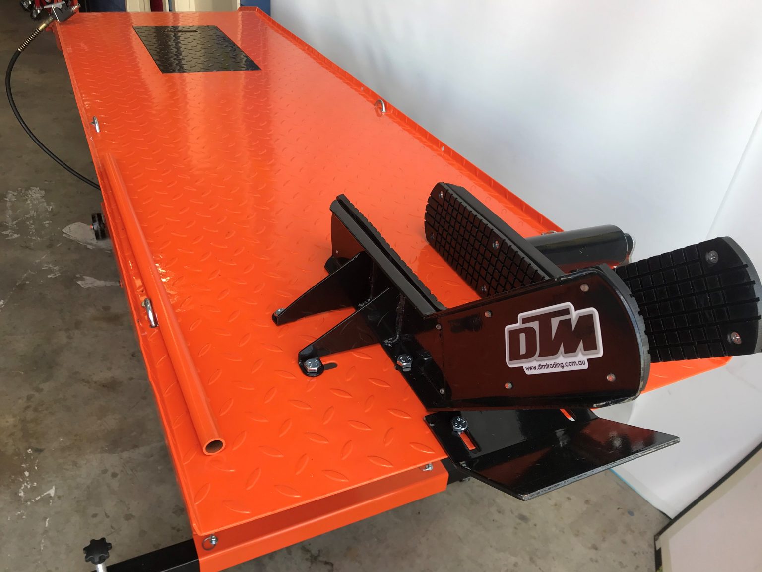 Motorcycle Air/Hydraulic Lift Bench 2000mm Long + Ramp DTM Trading