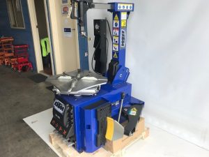Tyre Changer with Tilt Back Arm 240v 10"to 24"