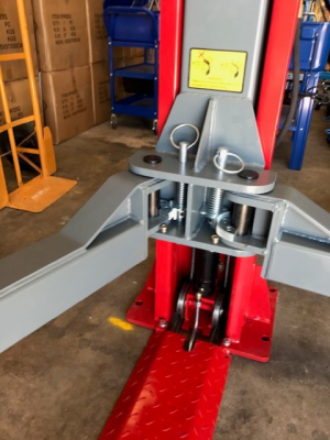 Car Hoist Two Post 4000kg 240 volt