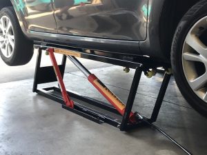 Quick Lift Portable Vehicle Hoist 2500 kg
