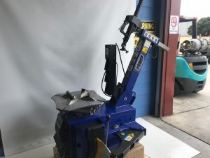 Tyre Changer with Tilt Back Arm 240v 10"to 24"