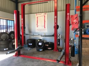 Car Hoist Two Post 4000kg 240 volt