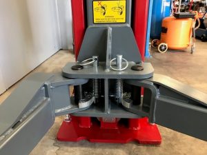 Two Post Clear Floor 4000 kg Car Hoist  415v