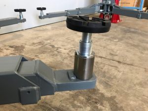 Two Post Clear Floor 4000 kg Car Hoist  415v
