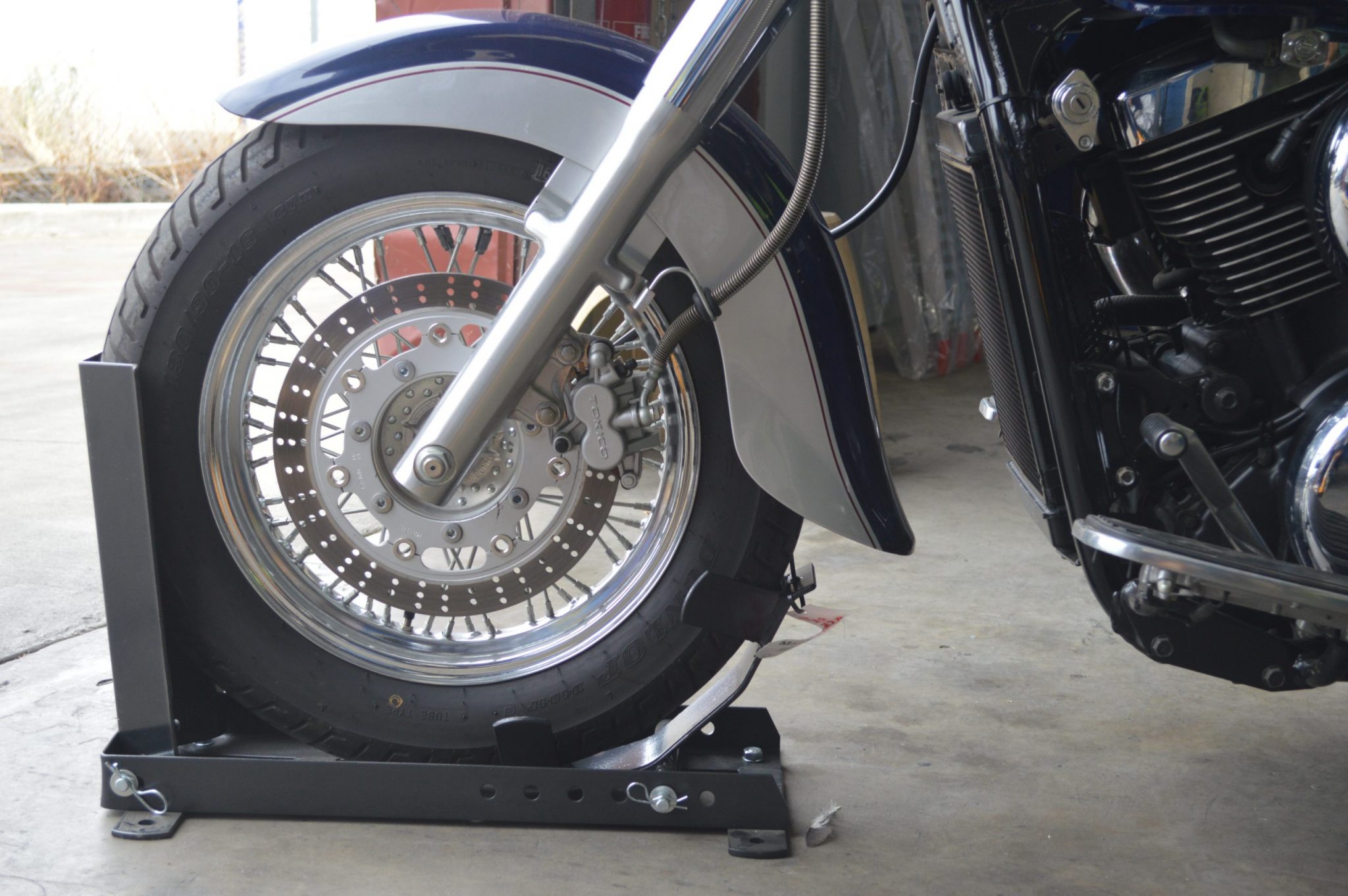 Parking Wheel Clamp/Chock/Stand DTM Trading