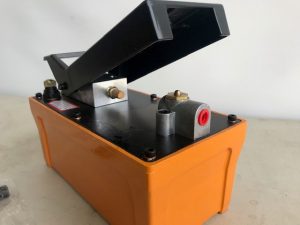 Air/Hydraulic Foot Pump 10000psi (AP1005)