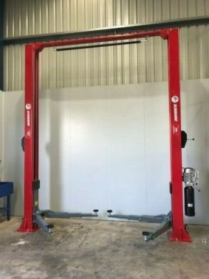 Two Post Clear Floor Car Hoist 3500kg 240 volt