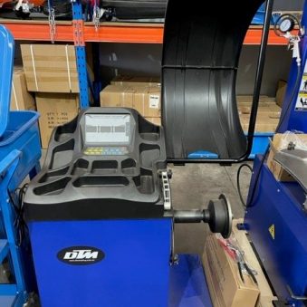 ZH825A Digital Wheel Balancer