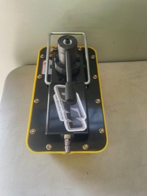 Air / Hyd Foot Pump, Two Way Valve, Porta Power Foot Pump 10000psi (APLT-02)